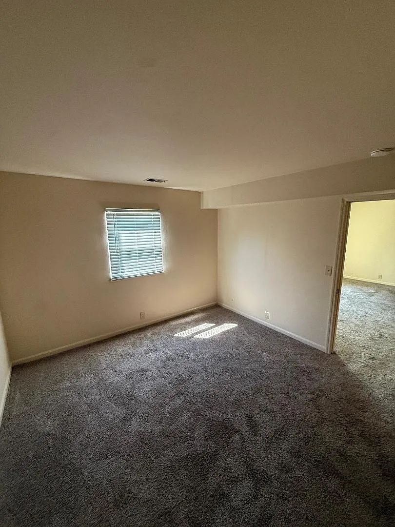 51 S. Barker Ave — Photo 3
