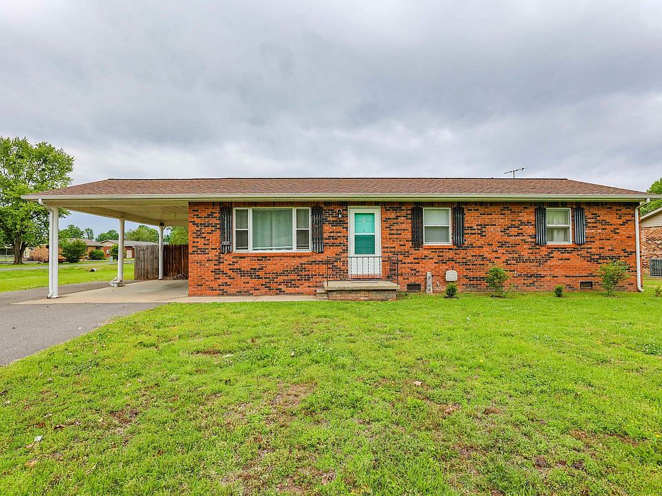 1st image of 206 Faye Dr