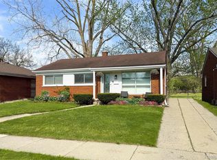 22030 Church St, Oak Park, MI 48237