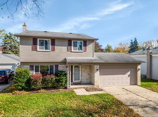 44316 Whithorn Dr, Sterling Heights, MI 48313