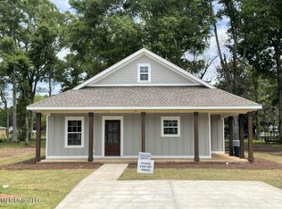 123 Ridge Ln, Lucedale, MS 39452