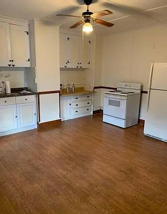 Clean and newer appliances in kitchen