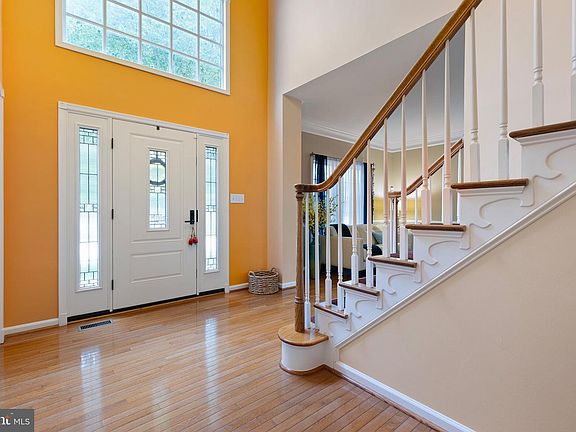 3rd image of 317 Amoroso Way