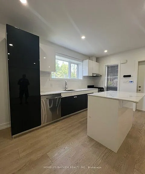 311 Linsmore Cres #3 — Photo 12