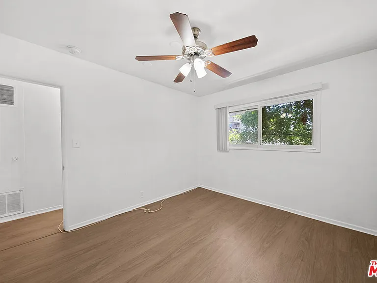 14913 Hartland St #6 — Photo 15