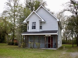 918 College Cir, Waynesville, GA 31566