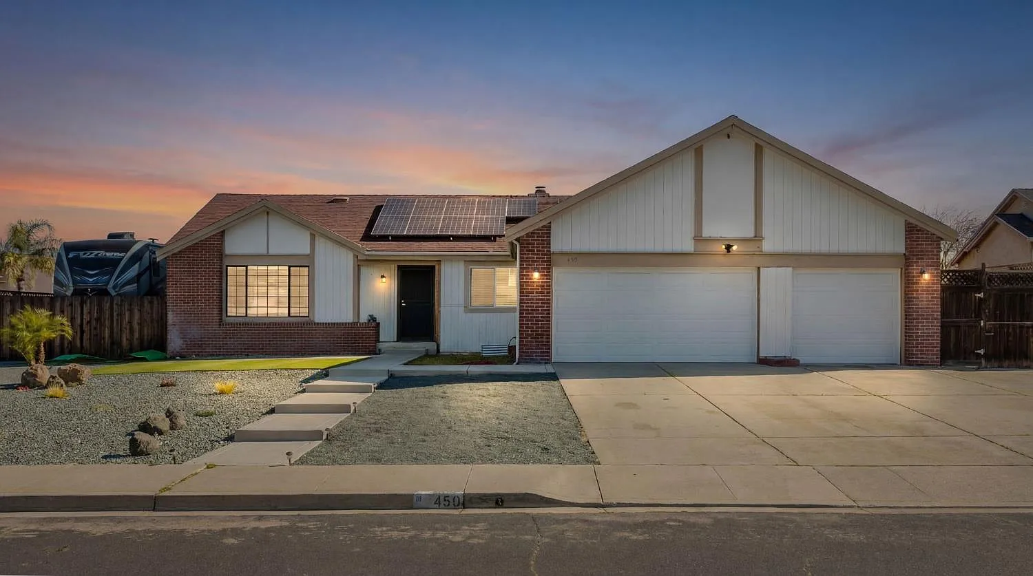 459 Hazelnut Dr photo 1