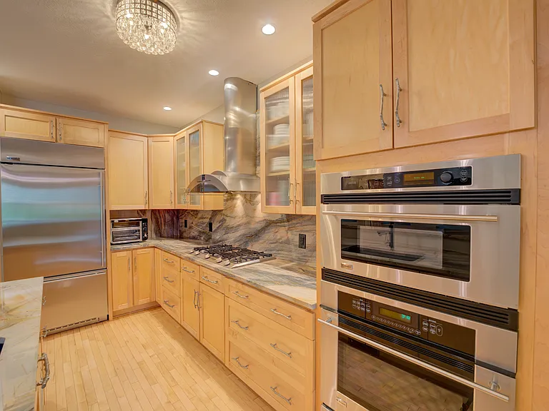 8 Astor Pl — Photo 10