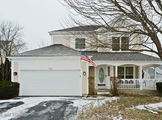 719 Wildflower Cir, Naperville, IL