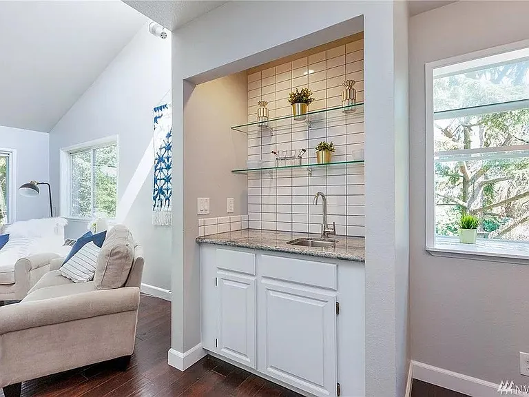 9800 Roosevelt Way NE #31 — Photo 9