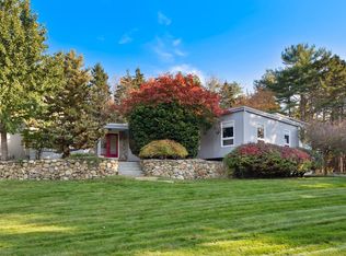 21 Elizabethan Dr, Kennebunkport, ME 04046