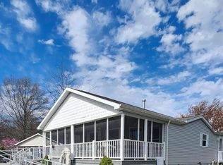 271 Laura Ct, Spotswood, NJ 08884