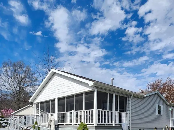 271 Laura Ct, Spotswood, NJ 08884