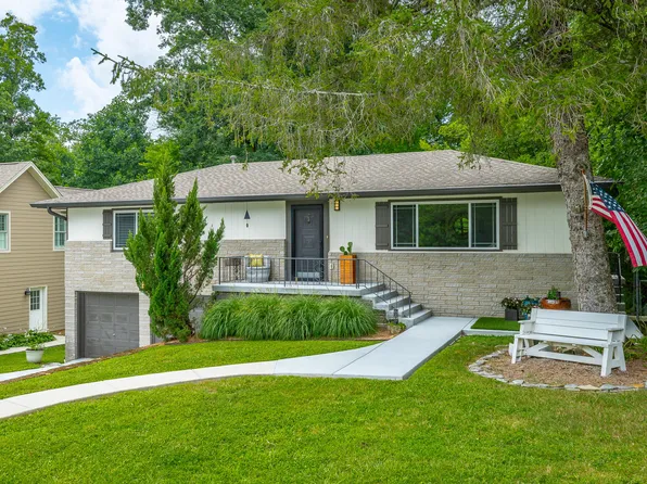 108 S Forrest Ave, Lookout Mountain, TN 37350