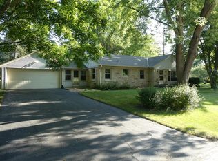 3710 W Pelican Ln, Brown Deer, WI 53209