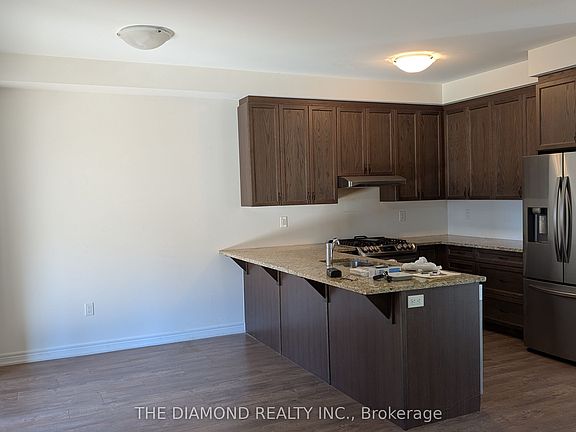 4th image of 515 Brooks St