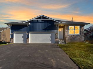 7625 Pleasant View Dr, Saint Paul, MN 55112