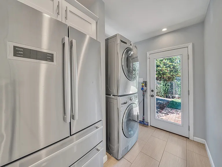 14527 Addison St — Photo 12