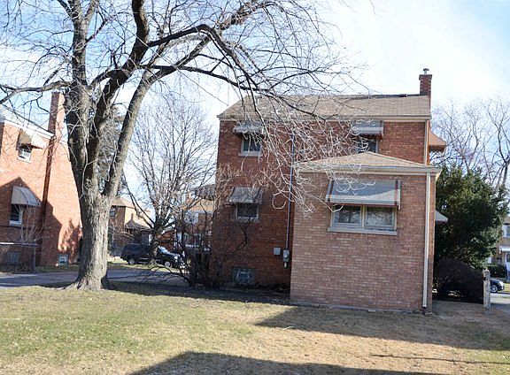 2nd image of 3132 Lincoln St
