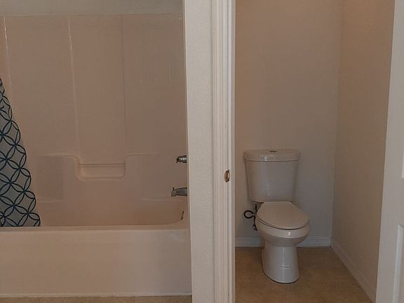 5th image of 1617 SW 30th Ter