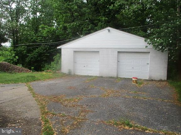 3rd image of 9122 Orbitan Rd