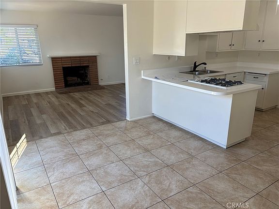 4th image of 216 S Ridgeway St