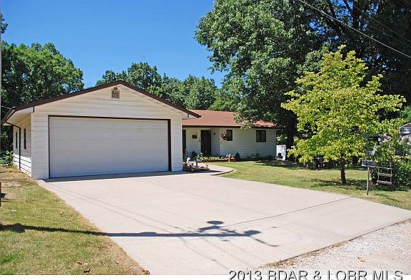 3rd image of 124 Moorview Dr
