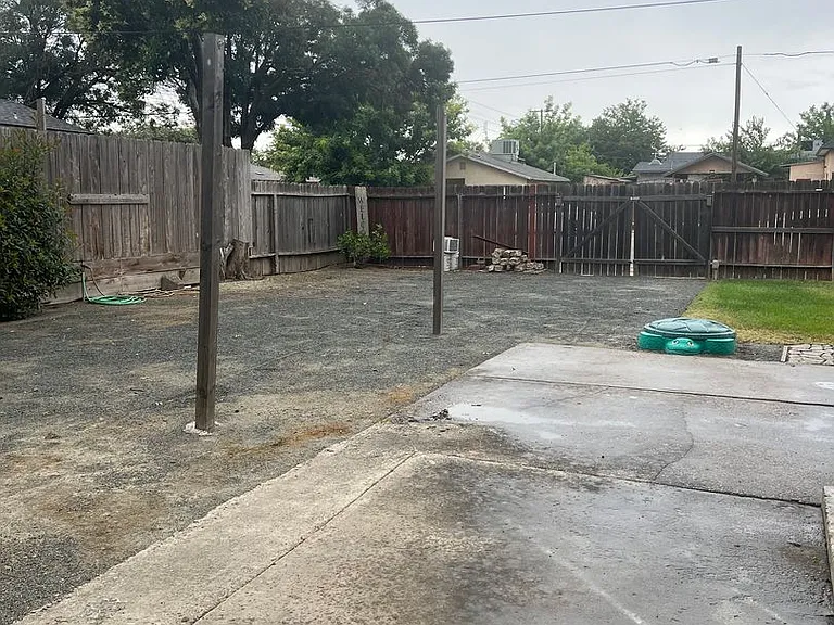 1407 E St — Photo 27