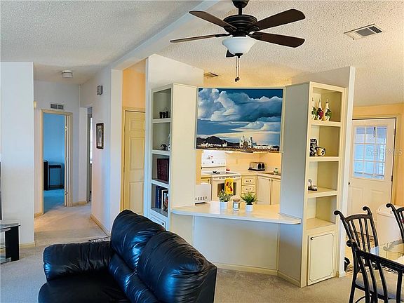 4th image of 609 Saint Andrews Blvd