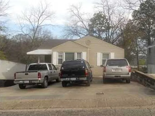 2493 E 3rd St, Montgomery, AL 36107