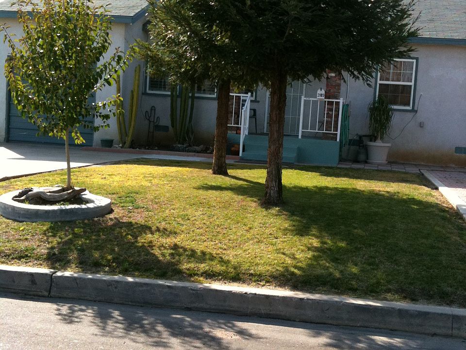2nd image of 2105 Barnett St