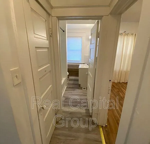 709 Townsend Pl #LOWER — Photo 8