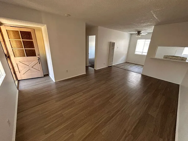7232 Whittier Ave #E — Photo 8