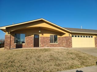 2228 Cottonwood Ct, Winfield, KS 67156