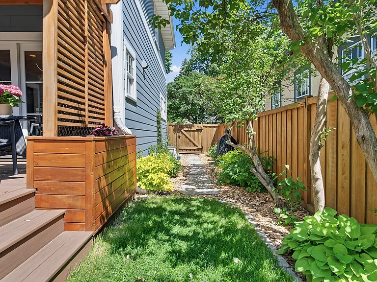 4524 Ewing Ave S — Photo 37
