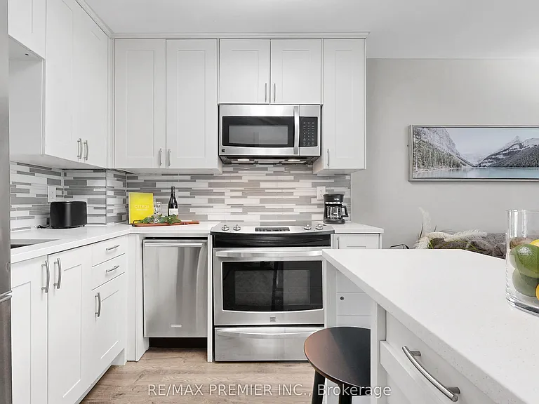 95 Prince Arthur Ave #Penthouse 824 — Photo 14