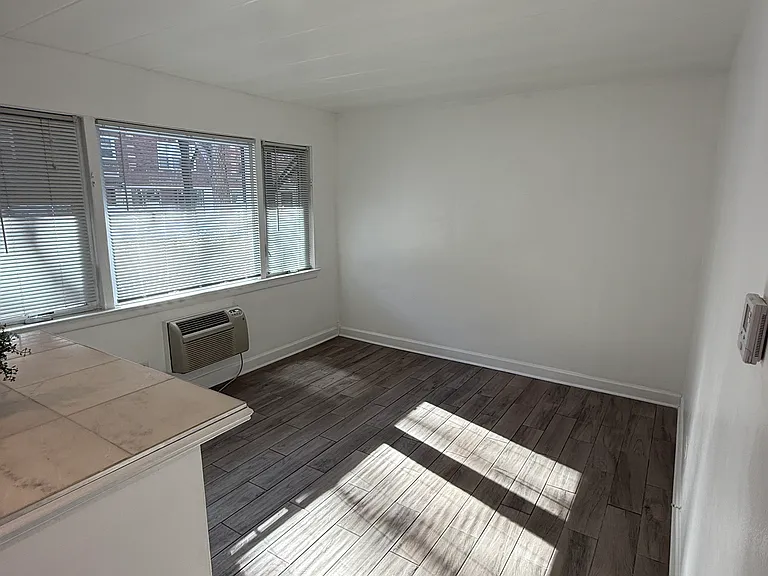 40 Harrison St #4 — Photo 10