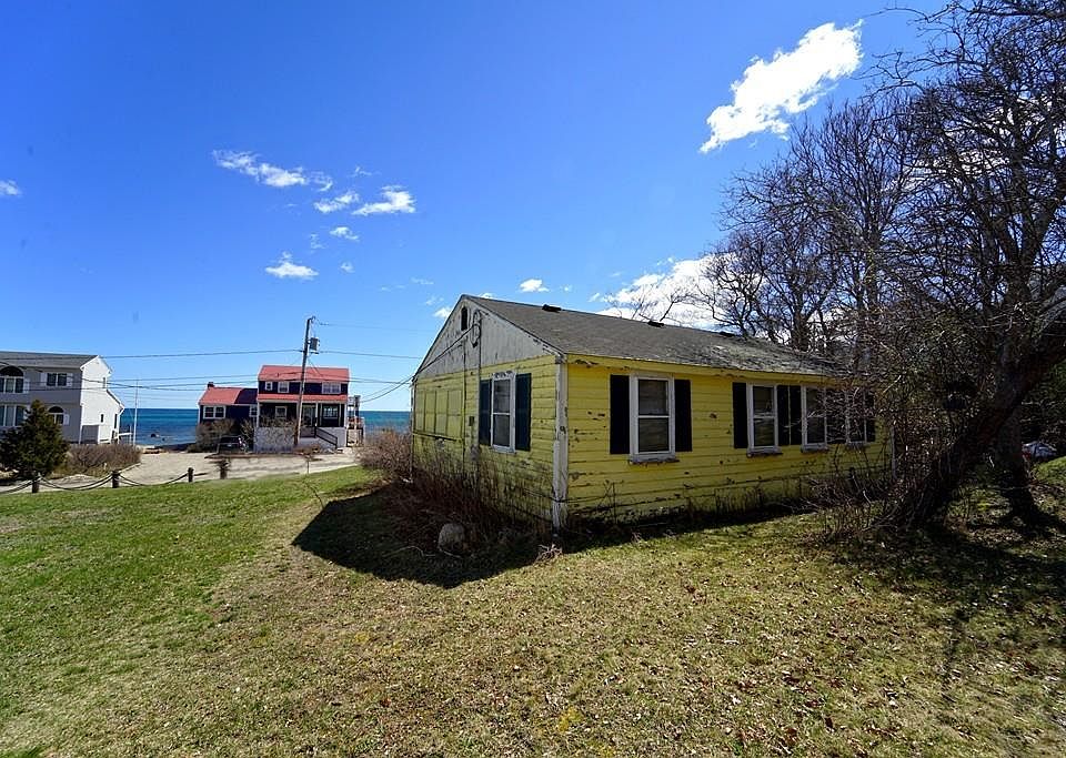 1st image of 18 Bayberry Lane