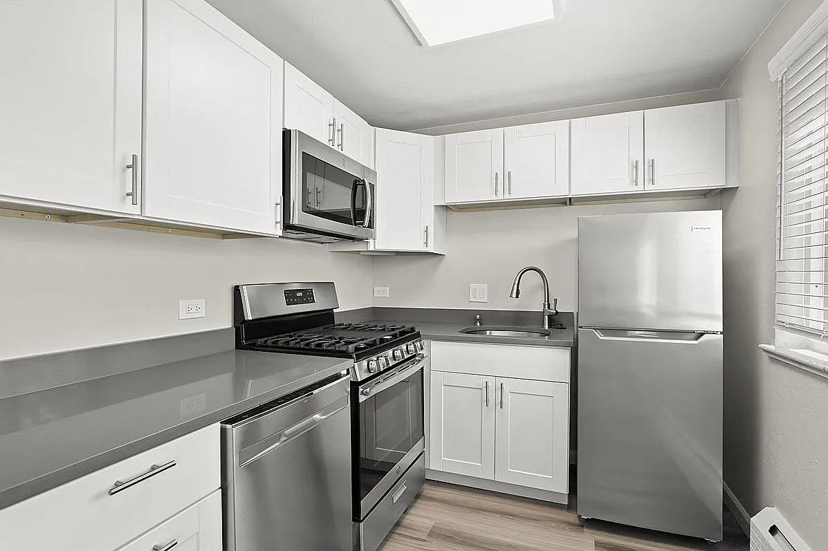 1325 Madison — Photo 1