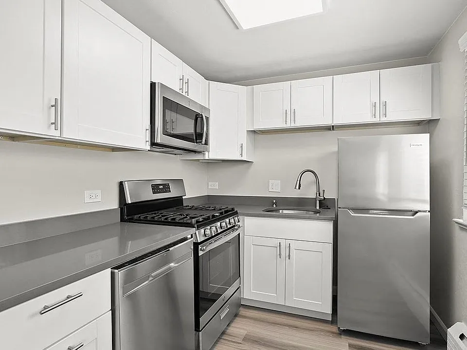 1325 Madison