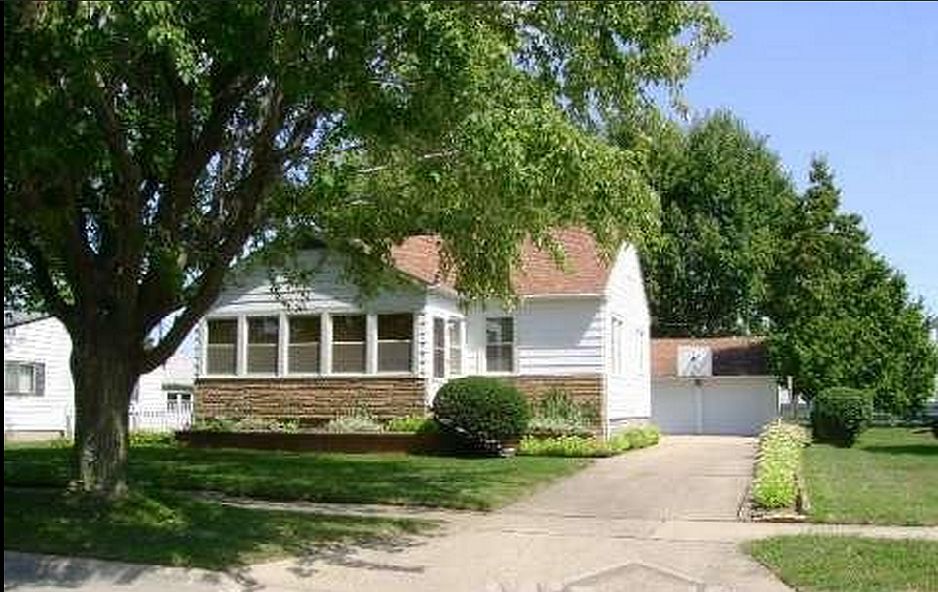 1st image of 228 N Wilson Blvd