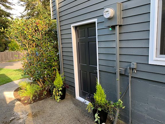 3rd image of 13428 NE 80th St