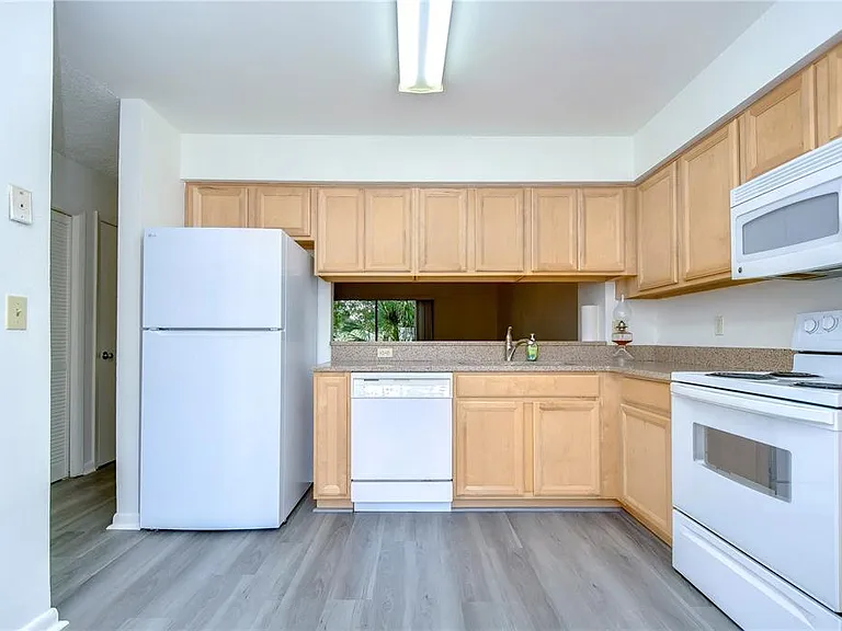 13937 Fletchers Mill Dr — Photo 10