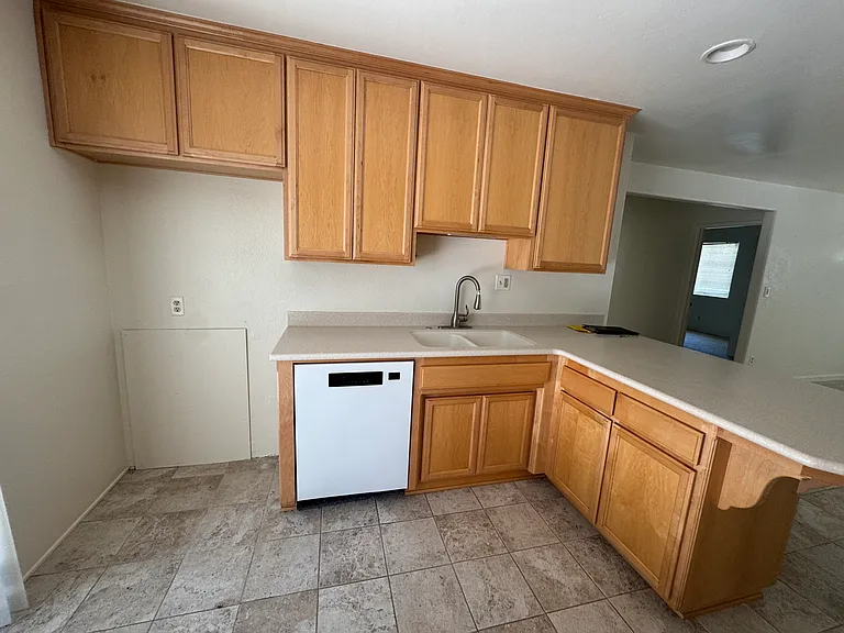 8130 San Clemente Ave — Photo 6