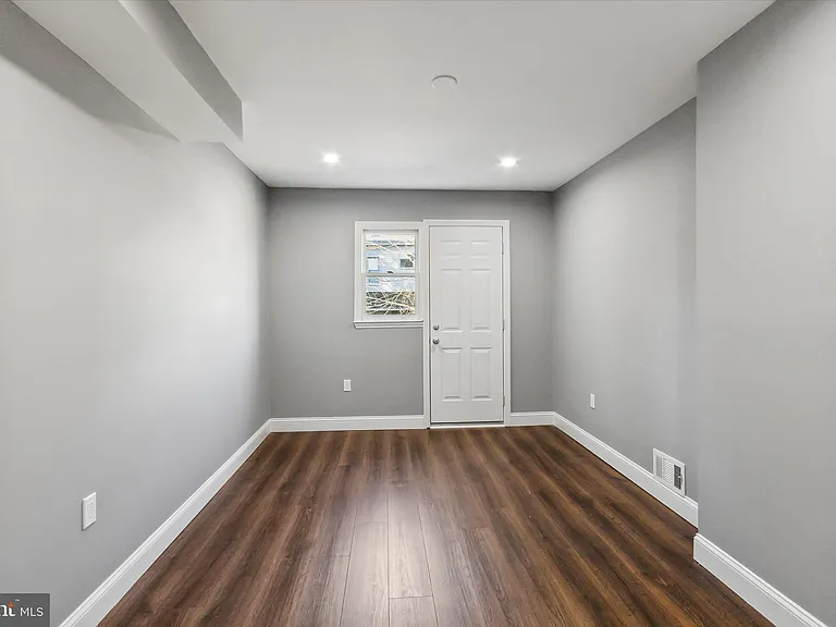 296 Greenough St #2 — Photo 18