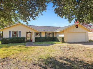 130 Lumpkin Dr, Ennis, TX 75119