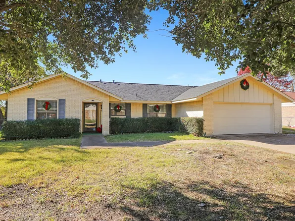 130 Lumpkin Dr, Ennis, TX 75119