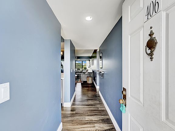 3rd image of 6097 Balboa Circle #406