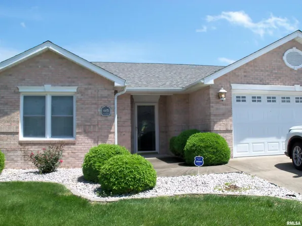 615 Lake Harbor Dr, Marion, IL 62959