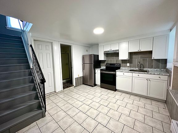4th image of 51 Yale Ave